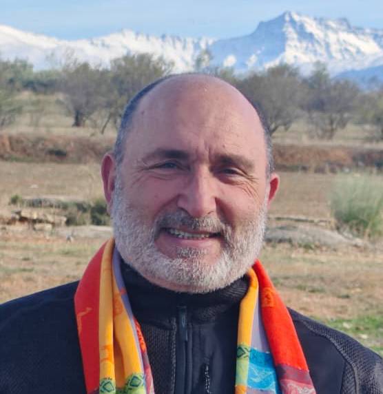 El Yoga de la Risa® desde la Neuropsicología — Mecanismos, Evidencia y Aplicaciones Clínicas